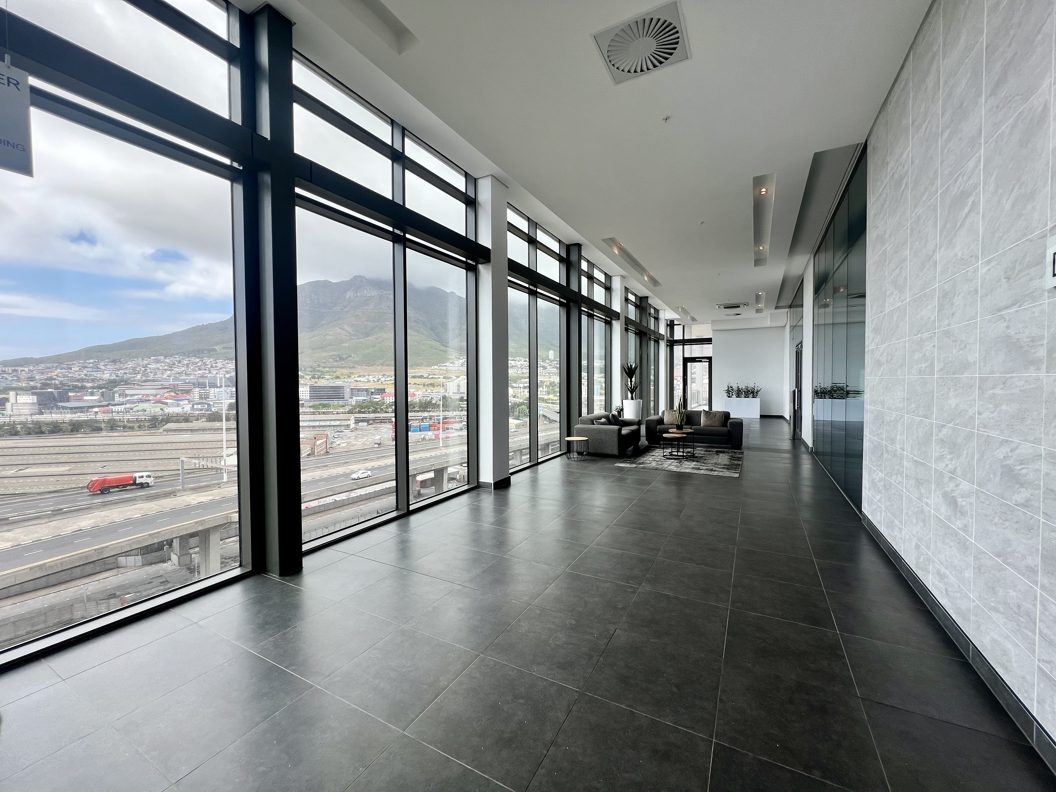 To Let 1 Bedroom Property for Rent in Foreshore Western Cape